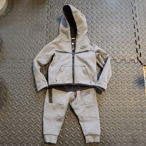 Nike toddler tech fleece windrunner jogger